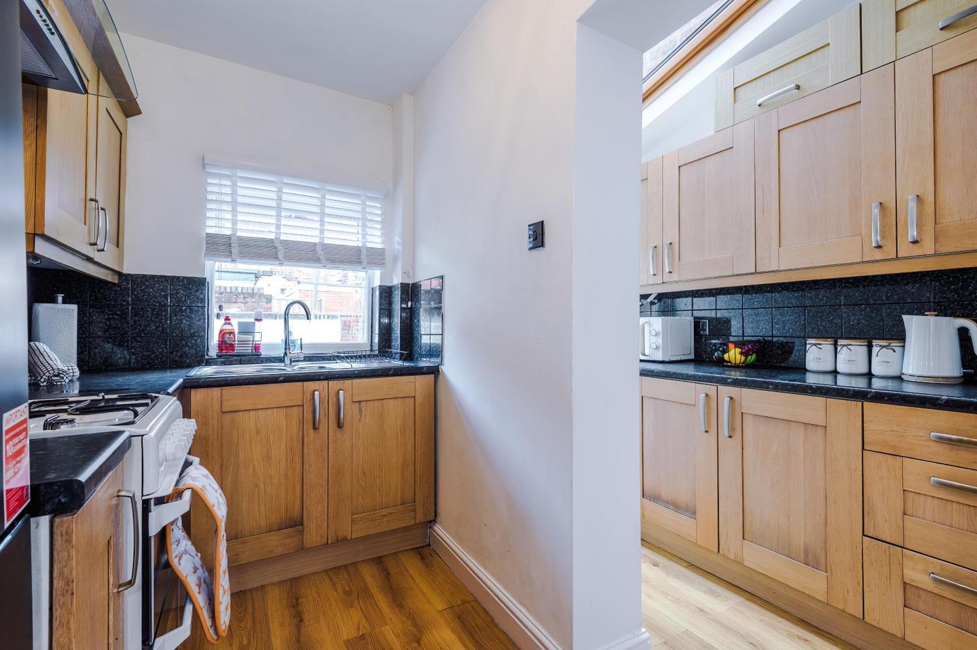 New! Spacious 2-Bed Home In Chester City-Centre By 53 Degrees Property, Ideal For Couples & Small Groups, Great Location - Sleeps 5 Екстериор снимка