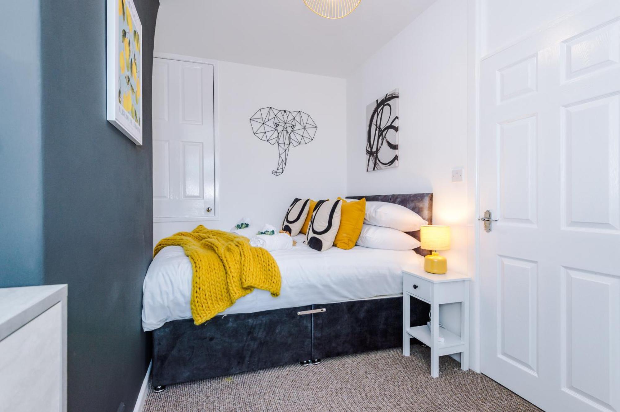 New! Spacious 2-Bed Home In Chester City-Centre By 53 Degrees Property, Ideal For Couples & Small Groups, Great Location - Sleeps 5 Екстериор снимка