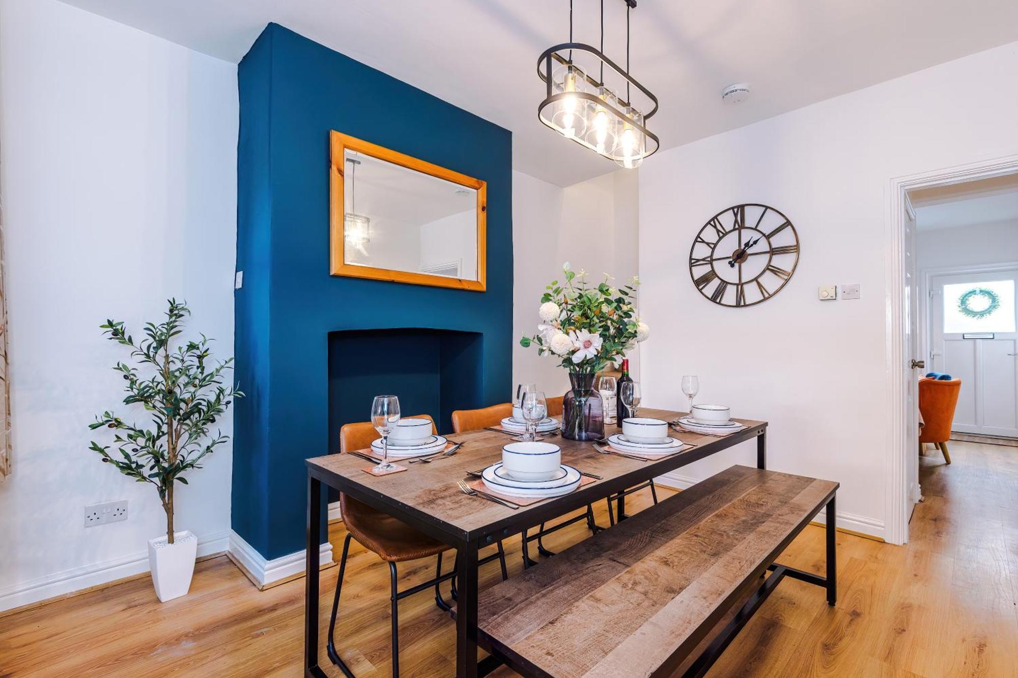 New! Spacious 2-Bed Home In Chester City-Centre By 53 Degrees Property, Ideal For Couples & Small Groups, Great Location - Sleeps 5 Екстериор снимка