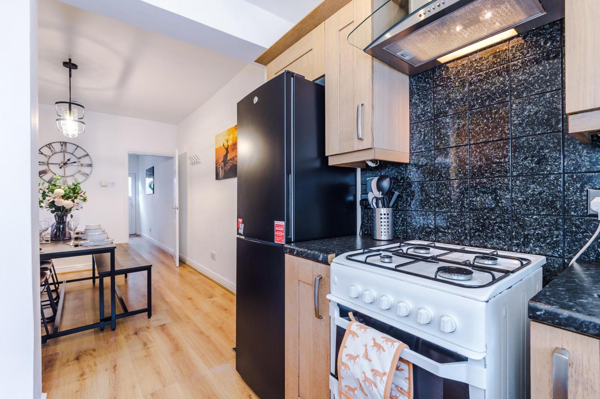 New! Spacious 2-Bed Home In Chester City-Centre By 53 Degrees Property, Ideal For Couples & Small Groups, Great Location - Sleeps 5 Екстериор снимка